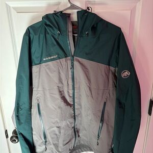 Mammut Men's Forest Green and Light Gray Hooded Raincoat